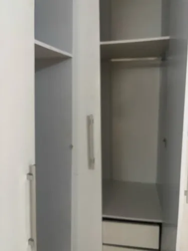 Guarda roupa de canto