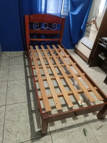 Cama de Solteiro em Madeira Maciça + 2 Colchões | Excelente Estrutura