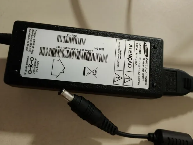 Vendo fonte de notebook Samsung original por 50 reais para vir buscar ok não faço entrega