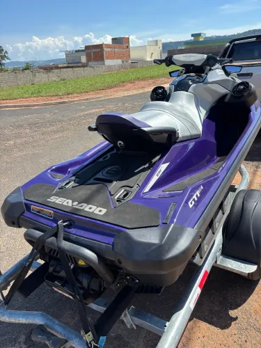 Jet ski