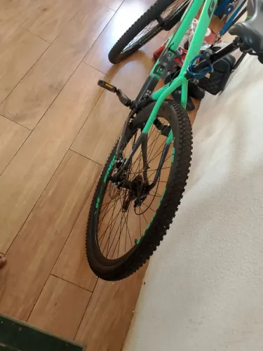 Bicicleta esportiva aro 29