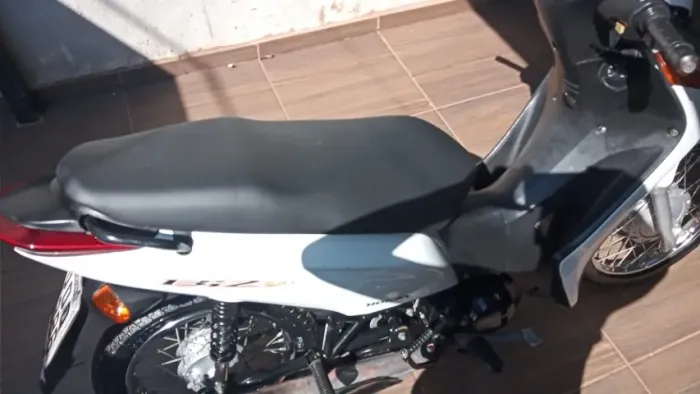 Vendo moto direto com proprietário