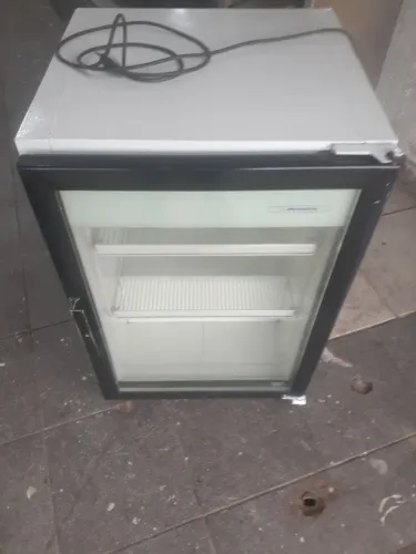 geladeira expositora metal frio 220vts 80 litros