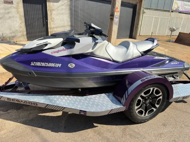 Jet Ski Sea Doo GTI 170 com carreta esportiva