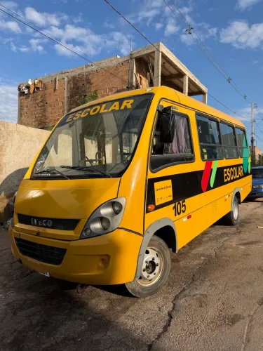 Iveco Daily Minibus Fretamento Longo 55c17 3.0 16V 170cv Diesel Mec. E5 2013