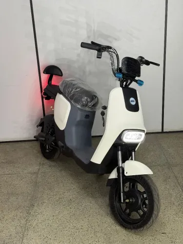 Scooter Elétrica A-3 / Novinha em Folha 