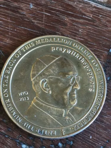 Medalha Papa Francisco 2013
