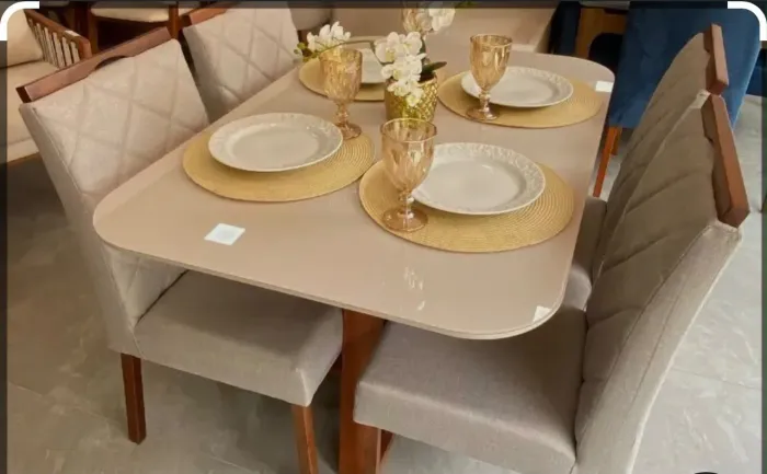 Mesa com 4 cadeiras