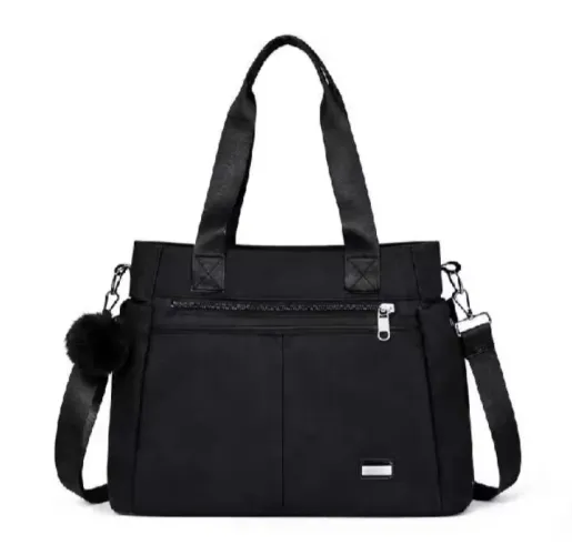 Bolsa preta nylon de ombro com alça regulável
