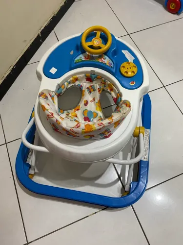 Andador para bebê/anda já 