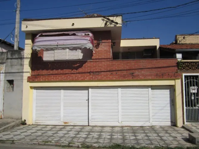 Casa com 6 dormitórios para alugar, 320 m² por R$ 3.800,00/mês - Vila Augusta - Sorocaba/S