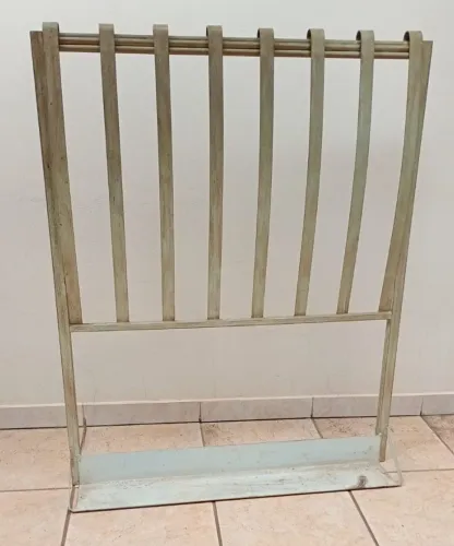 Cabeceira de cama de solteiro box - metal