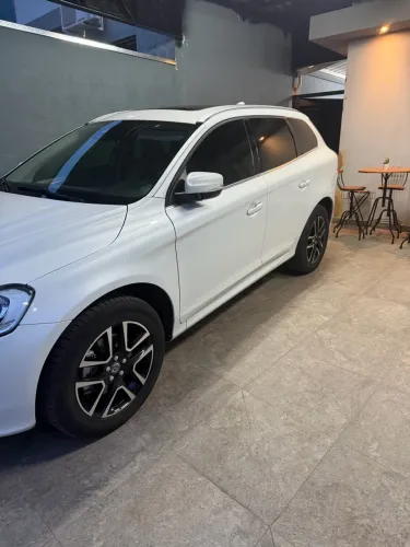 Volvo XC 60 T-5 Momentum 2.0 245cv FWD 5P 2017