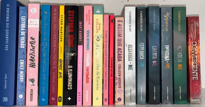 Livro Vermelho branco e sangue azul
