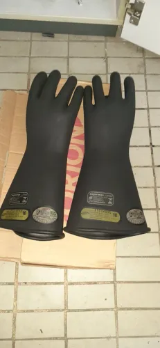 VENDO LUVA DE BORRACHA