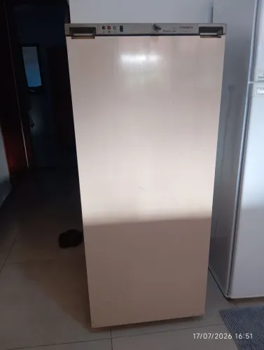 Freezer vertical Consul