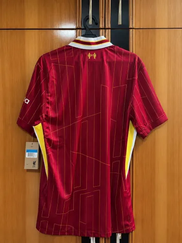 Camisa Liverpool, na etiqueta, tamanho M