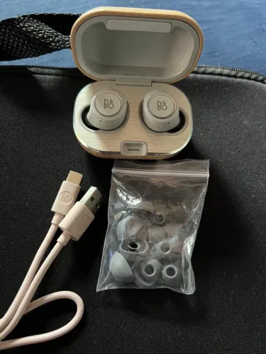 Bang & Olufsen E8 2.0 Wireless Natural Headphones