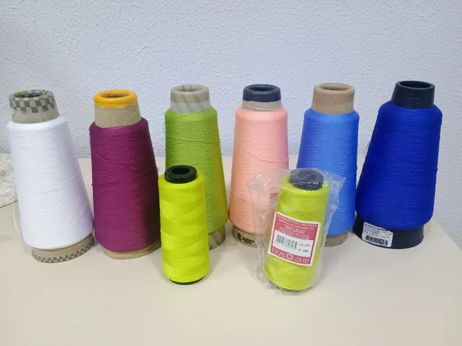 Fio para máquina Overloque ou Galoneira 100% Poliéster