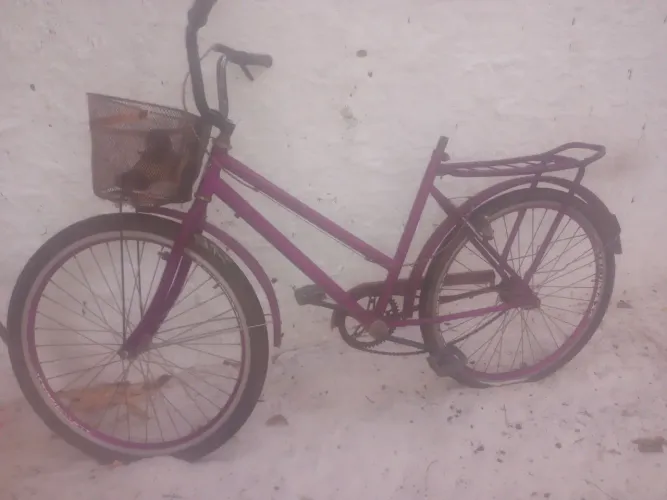 Bicicleta para consertar.