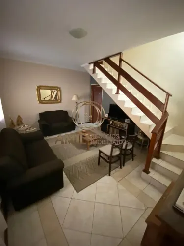 Casa Sobrado Jardim Portugal, com Edícula, 202m²A/C, 5 Quartos, 1Suíte.
