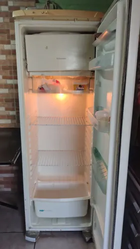 Vendo geladeira urgente