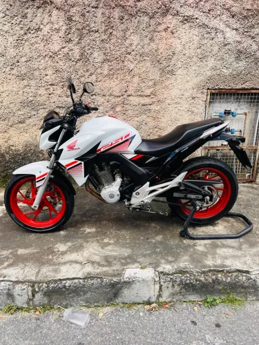 ? Honda CB Twister 250 - 2022 ?