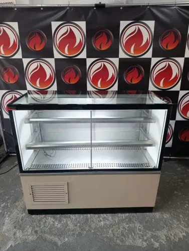 Balcão vitrine 1,20x54x1,10 expositor refrigerado 220 volts (usado) estado de novo