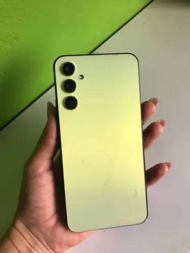 Vendo a 34 128 gb com NFC vai carregador e capinha 