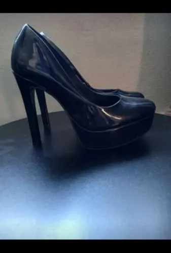 Scarpin meia pata preto verniz Via Marte nº 36 calça n°37 também