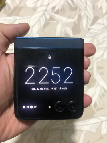 Moto razr 60 