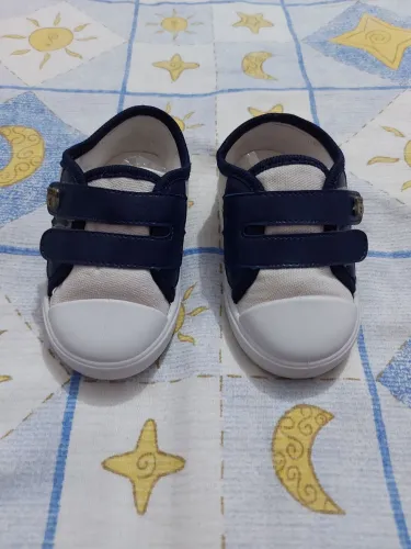 Tênis infantil p/ menino usado 