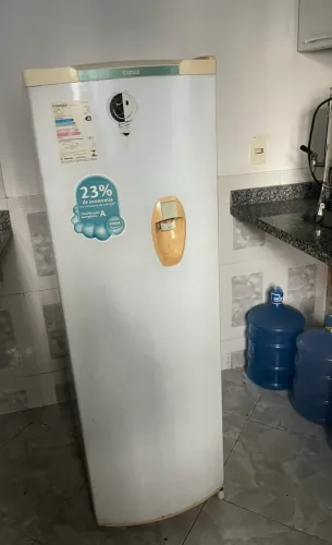 Vendo geladeira 