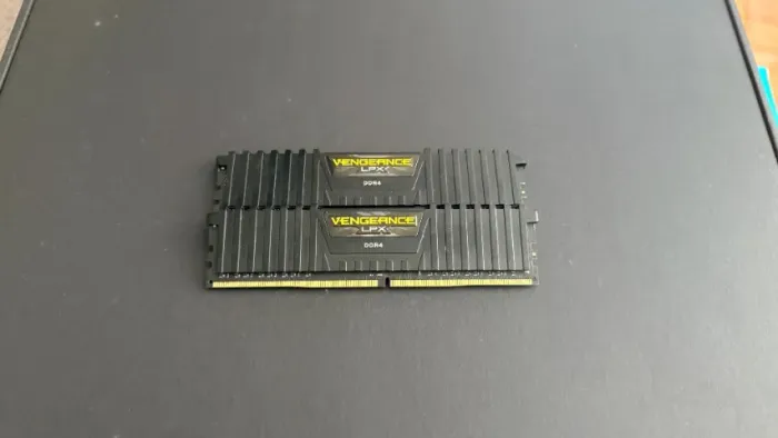 Memória RAM Corsair Vengeance 16GB (2x8GB)