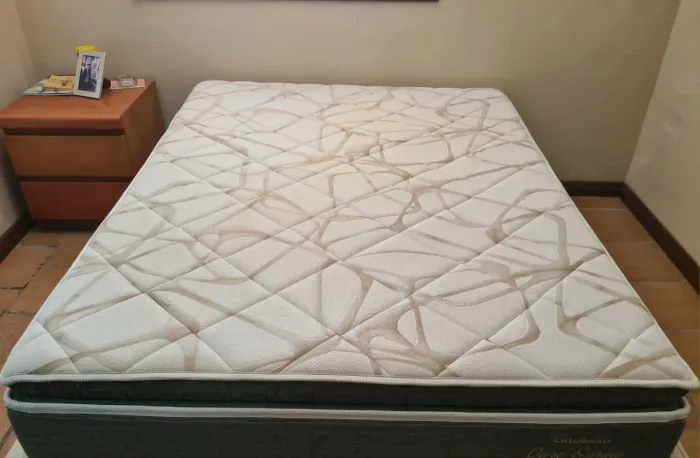 Colchão Casal Ortobon Ouro Spring - Pillow Top - 03 Meses de Uso