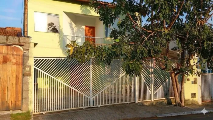 Excelente Casa de 330m² em Resende Jardim Brasília - 5 Quartos, Área Gourmet e Quintal