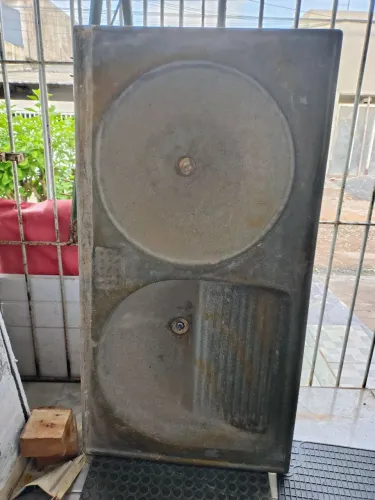 Tanque de lavar roupas com duas cubas em cimento e fibra