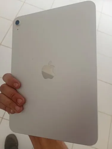 iPad semi novo com garantia e nf, único dono