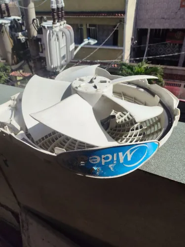 Motor ventilador condensadora Midea barril