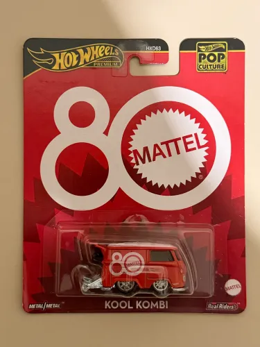 Kool Kombi 80 anos - Hot Wheels Premium