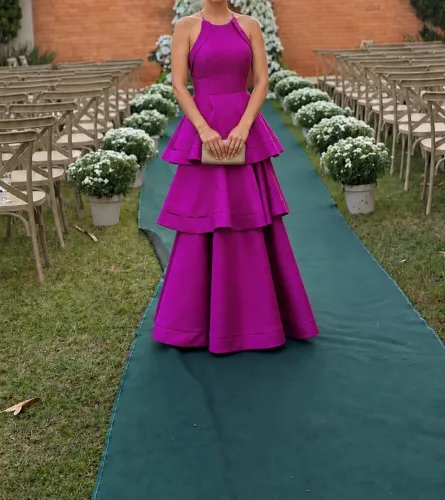 Vestido de festa em zibeline camadas
