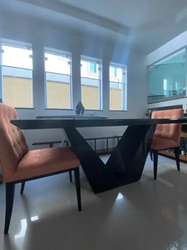 Mesa de jantar de vidro