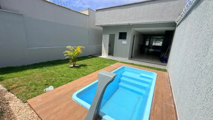 Cs de 3 qtos e 3 bh 687 mil