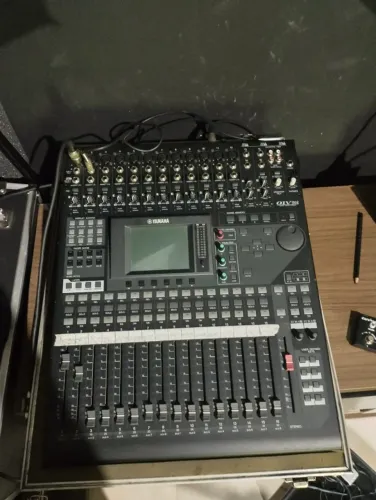 Yamaha Mesa Digital 01v96i com Case