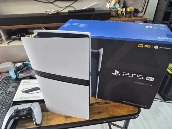 PS5 Pro 2tb Impecável com suporte pra ficar em pé