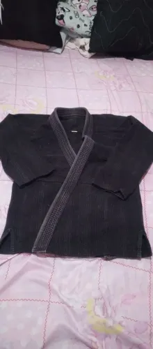 Kimono trançado preto A2 em ótimo estado! Vai de brinde uma faixa roxa A2
