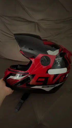 Capacete
