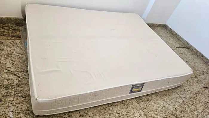 Colchão Ortobom Light Pocket SEL (1,98m x 1,58m x 0,27m)