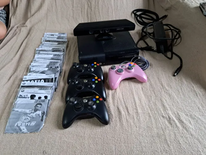 Xbox 360 + Kinect 28 jogos mais Pen-drive Fifa 2026