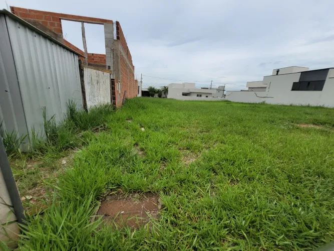Terreno em Condomínio à Venda em Monte Mor-SP, Bairro Monterrey 250,00 m² de Área